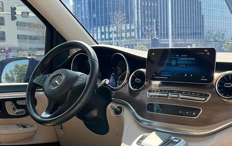 Mercedes-Benz V-Класс, 2023 год, 5 480 000 рублей, 12 фотография