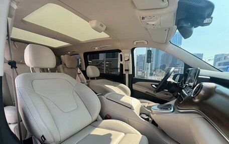 Mercedes-Benz V-Класс, 2023 год, 5 480 000 рублей, 13 фотография