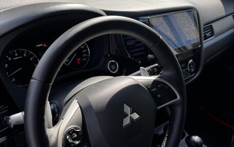 Mitsubishi Outlander III рестайлинг 3, 2014 год, 1 950 000 рублей, 15 фотография