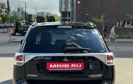 Mitsubishi Outlander III рестайлинг 3, 2014 год, 1 950 000 рублей, 21 фотография