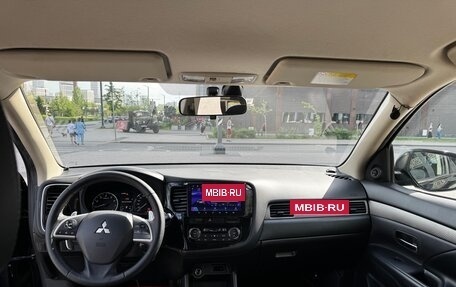 Mitsubishi Outlander III рестайлинг 3, 2014 год, 1 950 000 рублей, 20 фотография