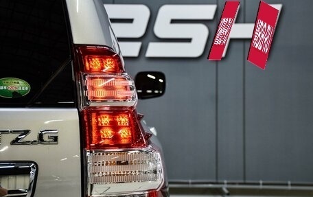 Toyota Land Cruiser Prado 150 рестайлинг 2, 2017 год, 5 099 000 рублей, 6 фотография