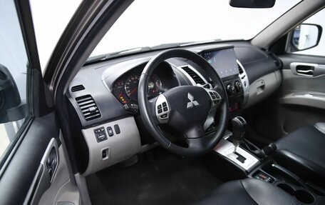 Mitsubishi Pajero Sport II рестайлинг, 2011 год, 1 650 000 рублей, 10 фотография
