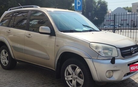 Toyota RAV4, 2004 год, 670 000 рублей, 1 фотография