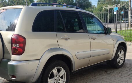 Toyota RAV4, 2004 год, 670 000 рублей, 3 фотография
