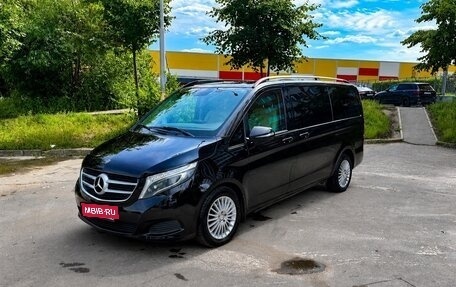 Mercedes-Benz V-Класс, 2018 год, 3 099 000 рублей, 1 фотография