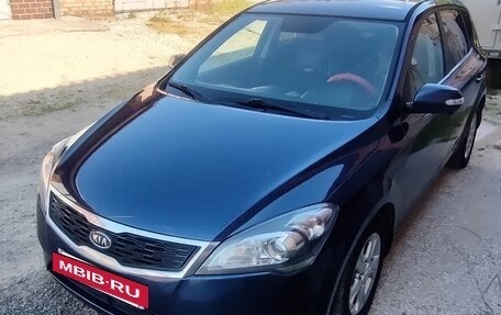 KIA cee'd I рестайлинг, 2010 год, 650 000 рублей, 2 фотография