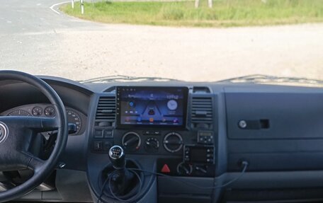Volkswagen Transporter T5 рестайлинг, 2006 год, 1 230 000 рублей, 2 фотография