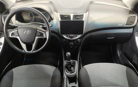 Hyundai Solaris II рестайлинг, 2011 год, 557 000 рублей, 9 фотография