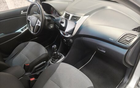 Hyundai Solaris II рестайлинг, 2011 год, 557 000 рублей, 11 фотография