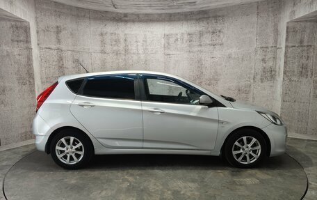 Hyundai Solaris II рестайлинг, 2011 год, 557 000 рублей, 4 фотография