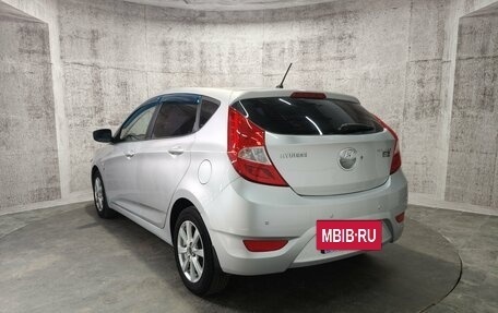 Hyundai Solaris II рестайлинг, 2011 год, 557 000 рублей, 8 фотография