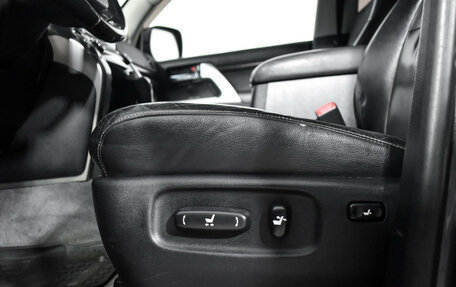 Toyota Land Cruiser 200, 2013 год, 2 990 000 рублей, 14 фотография