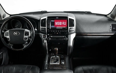Toyota Land Cruiser 200, 2013 год, 2 990 000 рублей, 17 фотография