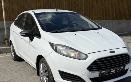 Ford Fiesta, 2015 год, 700 000 рублей, 1 фотография