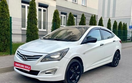 Hyundai Solaris II рестайлинг, 2015 год, 399 999 рублей, 1 фотография