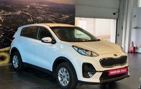 KIA Sportage IV рестайлинг, 2020 год, 2 100 000 рублей, 1 фотография