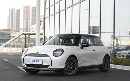 MINI Hatch, 2026 год, 2 840 000 рублей, 1 фотография