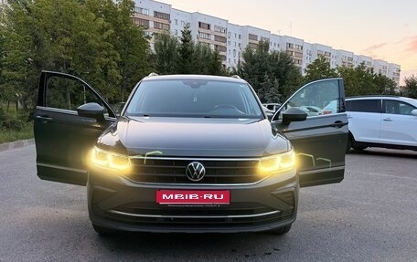 Volkswagen Tiguan II, 2021 год, 2 850 000 рублей, 1 фотография