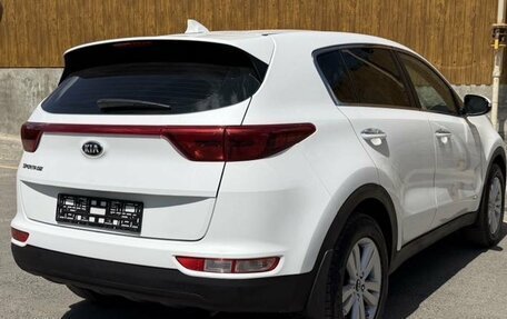 KIA Sportage IV рестайлинг, 2018 год, 1 900 000 рублей, 6 фотография