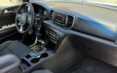 KIA Sportage IV рестайлинг, 2018 год, 1 900 000 рублей, 9 фотография