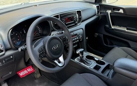 KIA Sportage IV рестайлинг, 2018 год, 1 900 000 рублей, 7 фотография