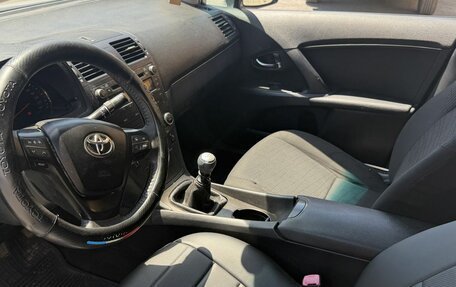 Toyota Avensis III рестайлинг, 2011 год, 1 000 000 рублей, 9 фотография