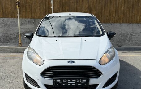 Ford Fiesta, 2015 год, 700 000 рублей, 2 фотография