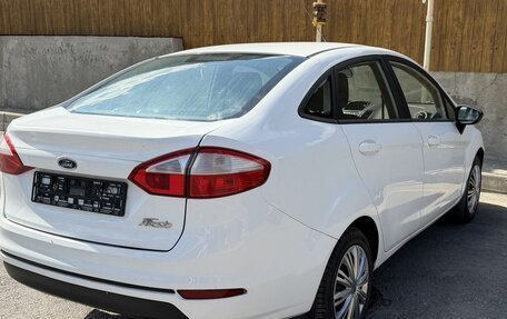 Ford Fiesta, 2015 год, 700 000 рублей, 6 фотография