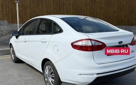 Ford Fiesta, 2015 год, 700 000 рублей, 4 фотография