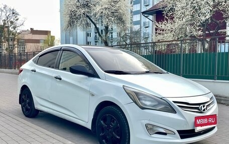 Hyundai Solaris II рестайлинг, 2015 год, 399 999 рублей, 2 фотография
