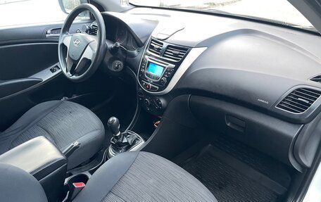 Hyundai Solaris II рестайлинг, 2015 год, 399 999 рублей, 6 фотография