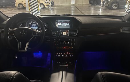 Mercedes-Benz E-Класс, 2013 год, 2 000 000 рублей, 6 фотография