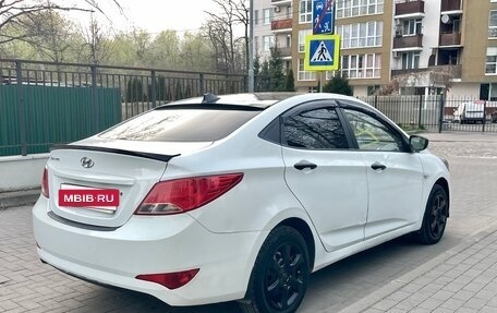 Hyundai Solaris II рестайлинг, 2015 год, 399 999 рублей, 3 фотография