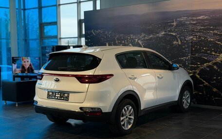 KIA Sportage IV рестайлинг, 2020 год, 2 100 000 рублей, 6 фотография