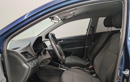 Hyundai Solaris II рестайлинг, 2021 год, 1 950 000 рублей, 15 фотография