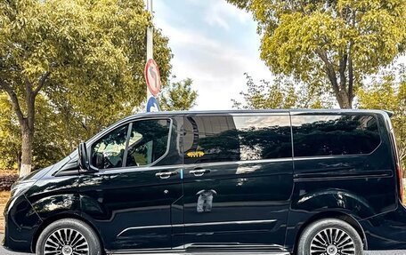 Ford Tourneo Custom I рестайлинг, 2023 год, 4 670 000 рублей, 3 фотография