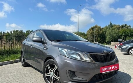 KIA Rio III рестайлинг, 2013 год, 900 000 рублей, 3 фотография