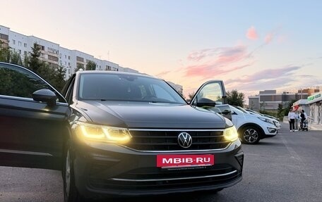 Volkswagen Tiguan II, 2021 год, 2 850 000 рублей, 3 фотография
