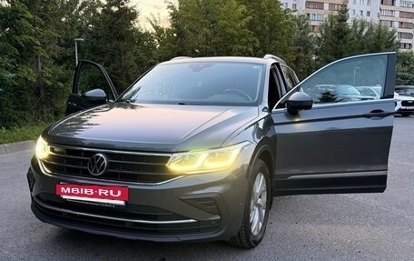 Volkswagen Tiguan II, 2021 год, 2 850 000 рублей, 4 фотография