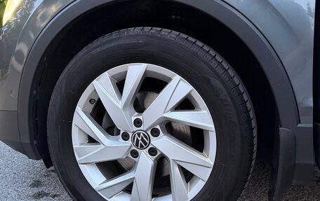 Volkswagen Tiguan II, 2021 год, 2 850 000 рублей, 14 фотография