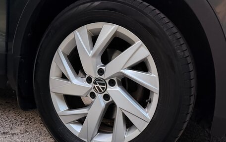 Volkswagen Tiguan II, 2021 год, 2 850 000 рублей, 13 фотография