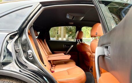 Infiniti FX I, 2005 год, 775 000 рублей, 8 фотография