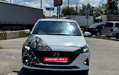Hyundai Solaris II рестайлинг, 2020 год, 925 000 рублей, 2 фотография