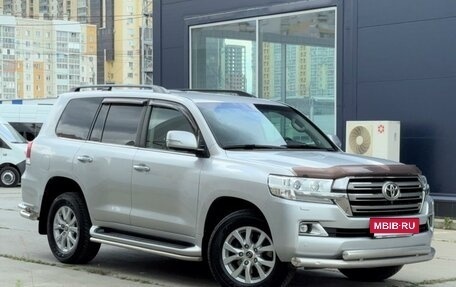 Toyota Land Cruiser 200, 2018 год, 5 500 000 рублей, 4 фотография