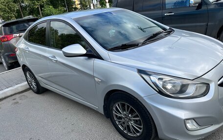 Hyundai Solaris II рестайлинг, 2013 год, 669 999 рублей, 3 фотография