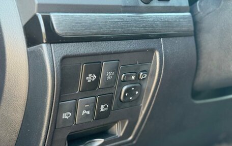 Toyota Land Cruiser 200, 2016 год, 4 350 000 рублей, 20 фотография