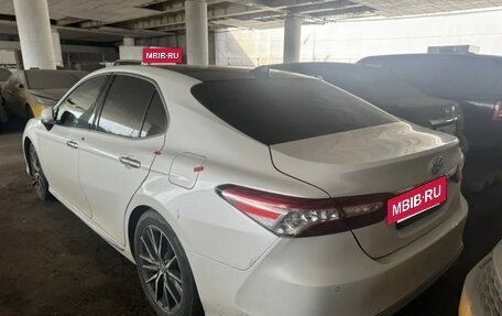 Toyota Camry, 2023 год, 3 265 000 рублей, 2 фотография