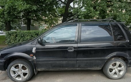 Mitsubishi Space Runner II, 1992 год, 375 000 рублей, 2 фотография