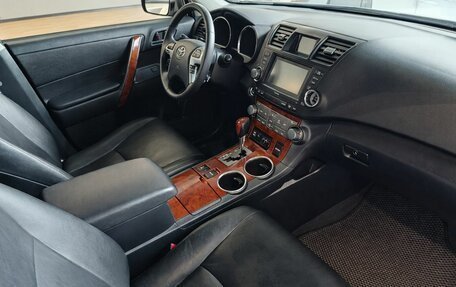 Toyota Highlander III, 2012 год, 1 499 000 рублей, 8 фотография